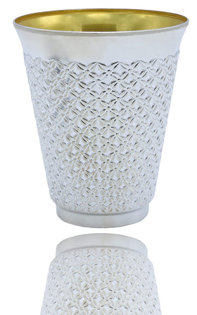 Exquisite Passover-ready set designed to avoid breakage during travel and serving.