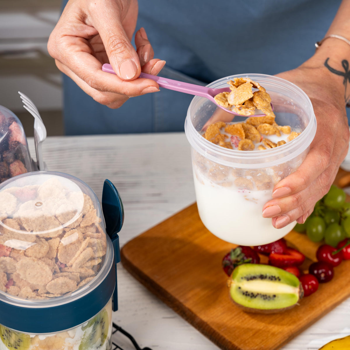 Eynell spoon included with lids for easy topping and mixing