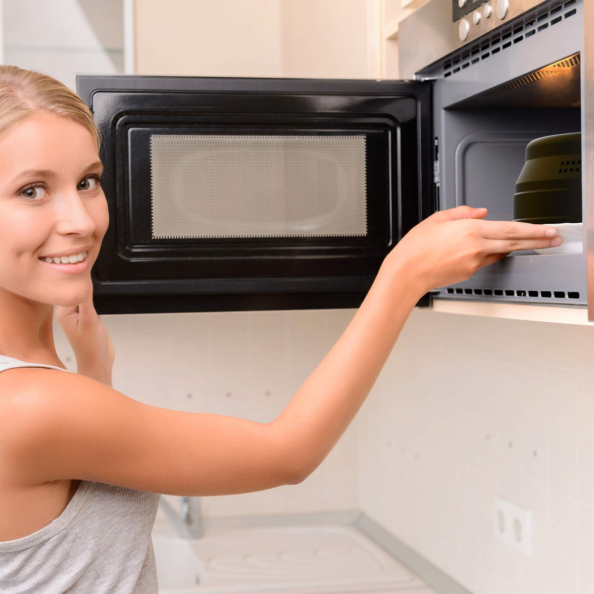 EZY ACTIVE withstands up to 450°F for versatile reheating.