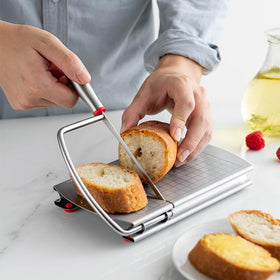 Faat3 Coi4 non-slip pads stabilize slicer during use