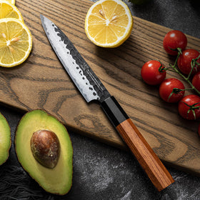 FAMCÜTE rosewood handle with ergonomic grip for comfortable ambidextrous use.