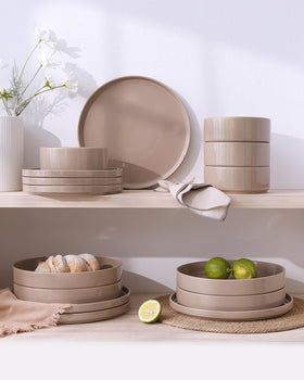 Famiware Nebula vertical edge adds modern table elegance.