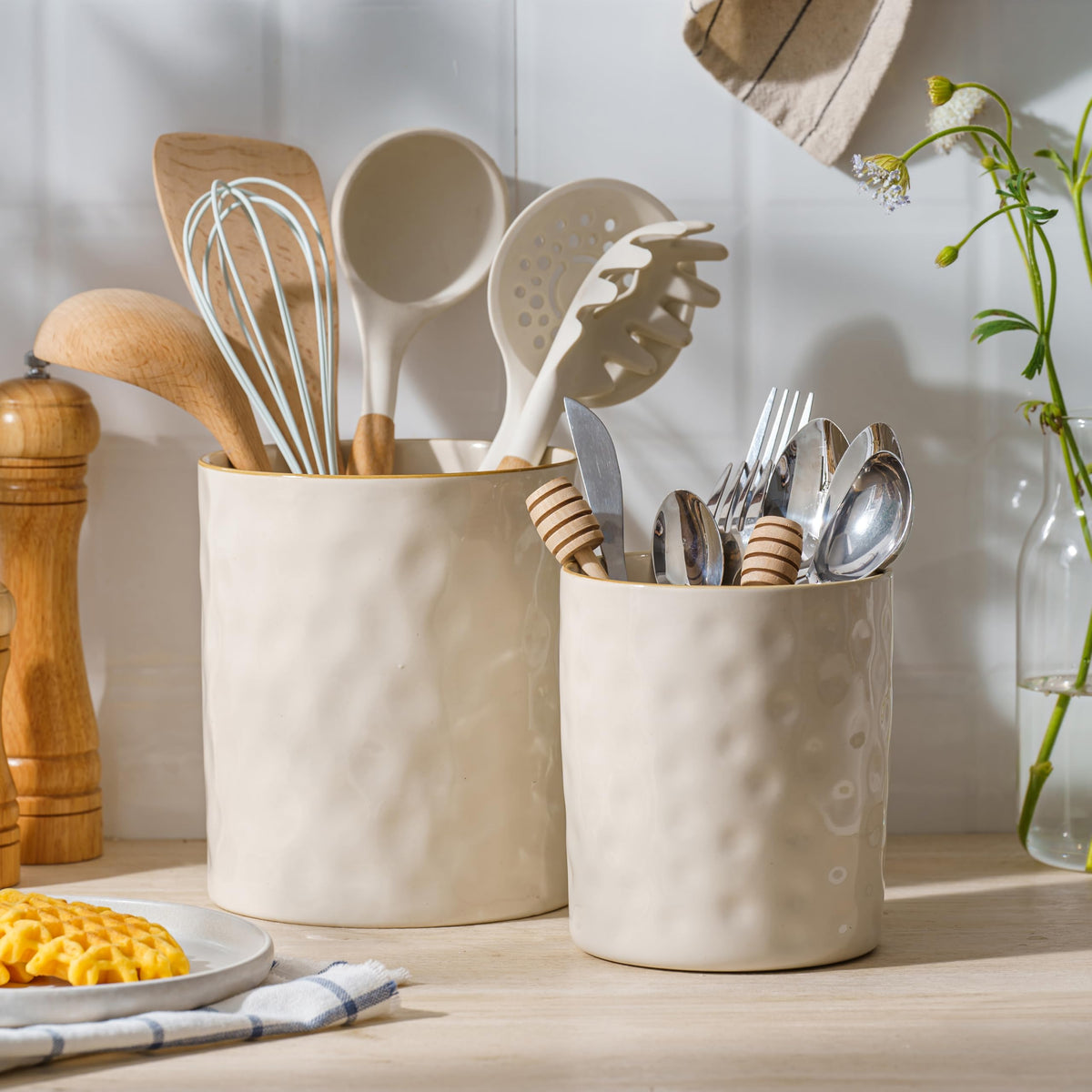 Famiware Ocean large utensil holder on the counter for easy reach of tools