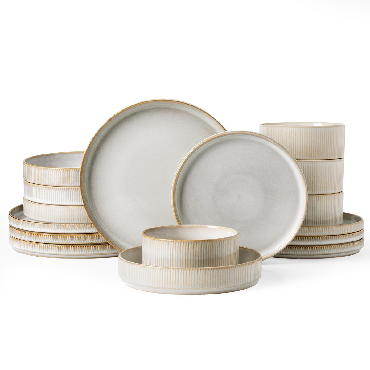 Famiware Star dinner plates with ribbed edges for a modern farmhouse look and secure grip