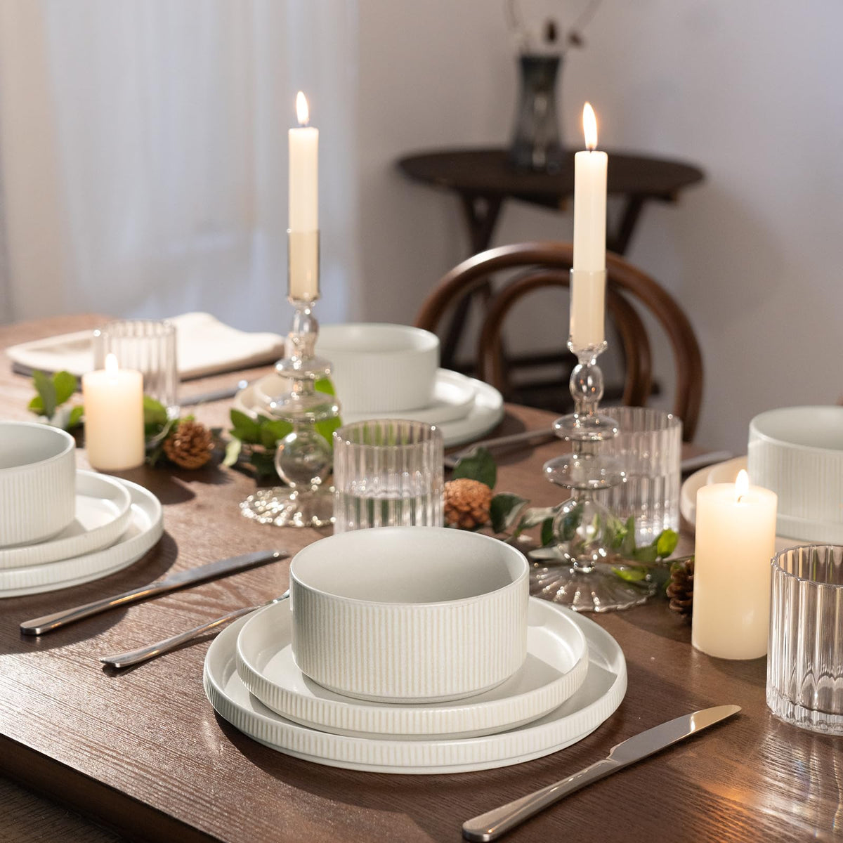 Famiware Star dishwasher-safe plates stay bright after cleaning.