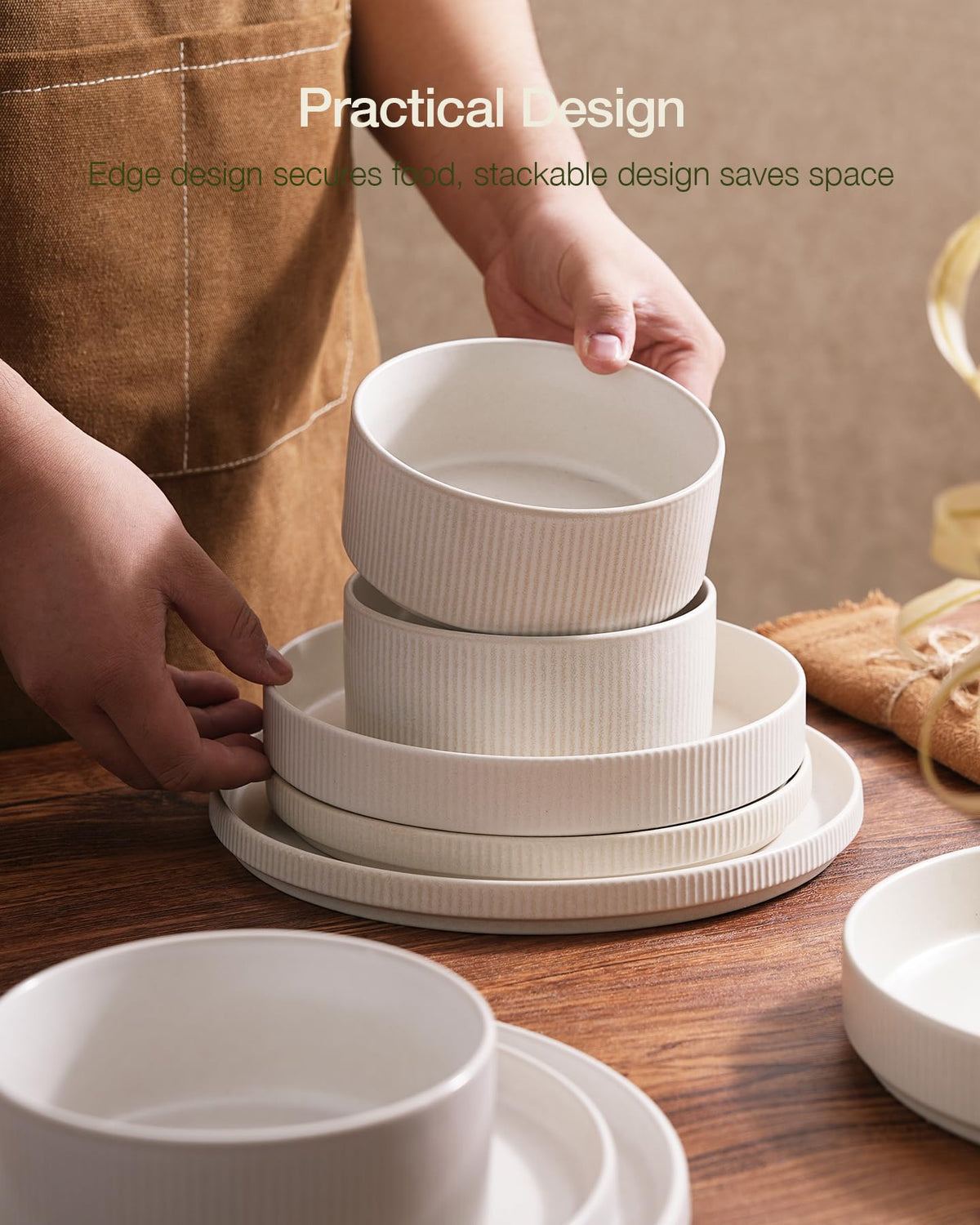 Famiware Star ribbed edges provide a secure grip during meals.