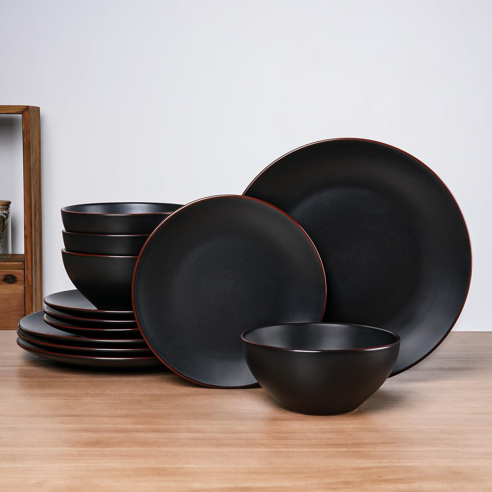 Famiware Venus dinner plates with trim in matte black, durable for daily meals.