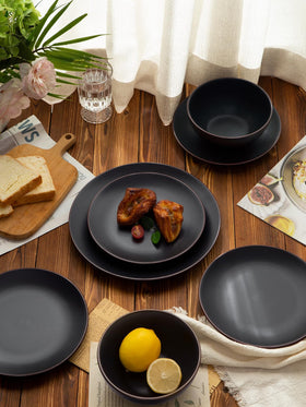 Famiware Venus microwave-safe dishware makes reheating quick.