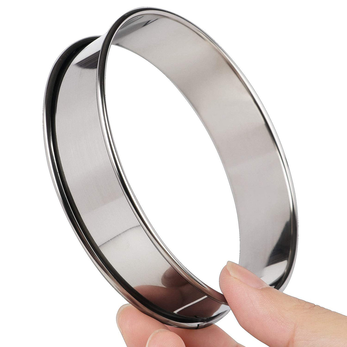 FANGSUN 4-inch rings help form brioche buns and rustic tarts.