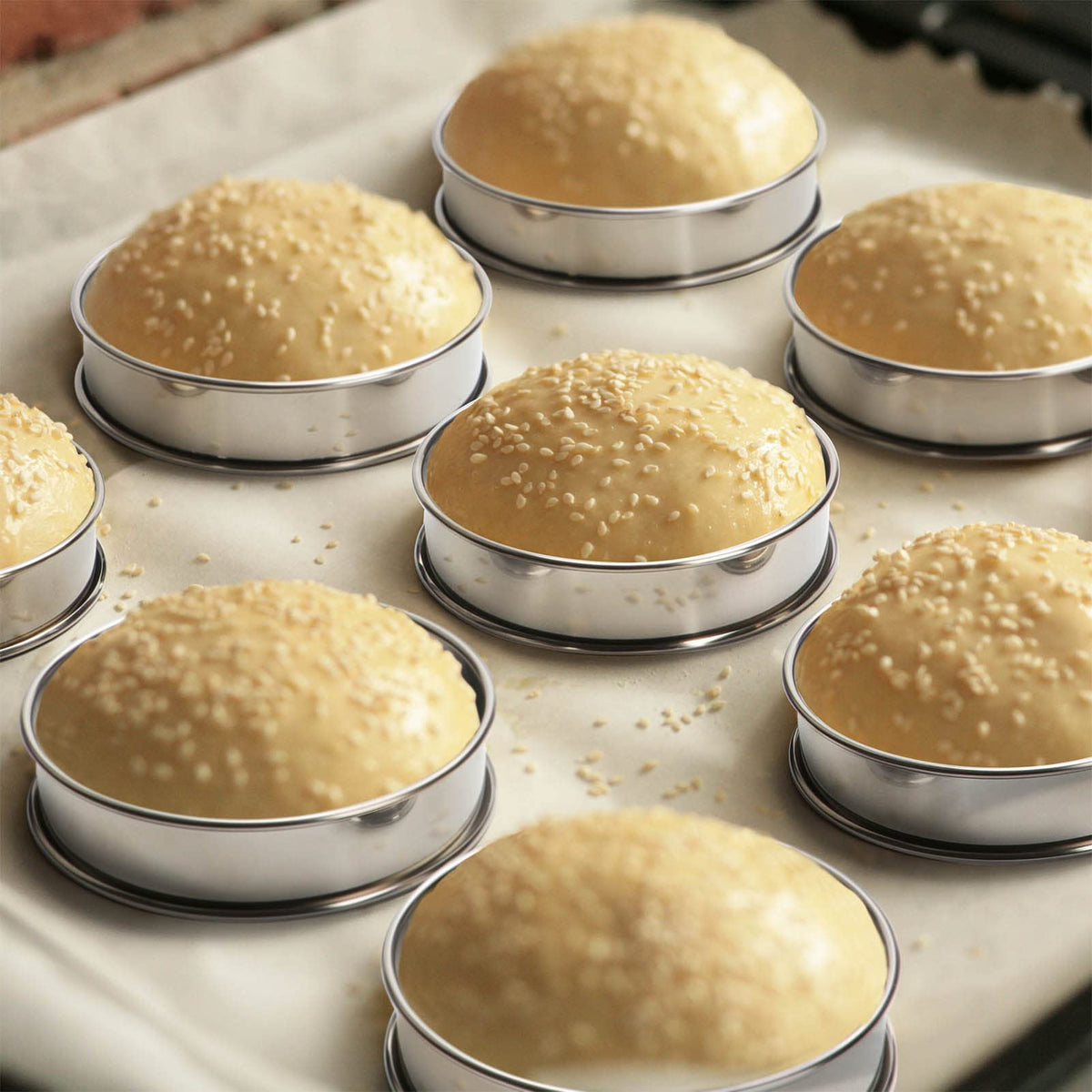 FANGSUN dishwasher-safe ring set simplifies cleanup after baking.