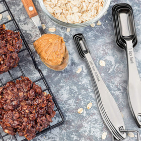 FANGSUN spoons reach into narrow spice jars with ease