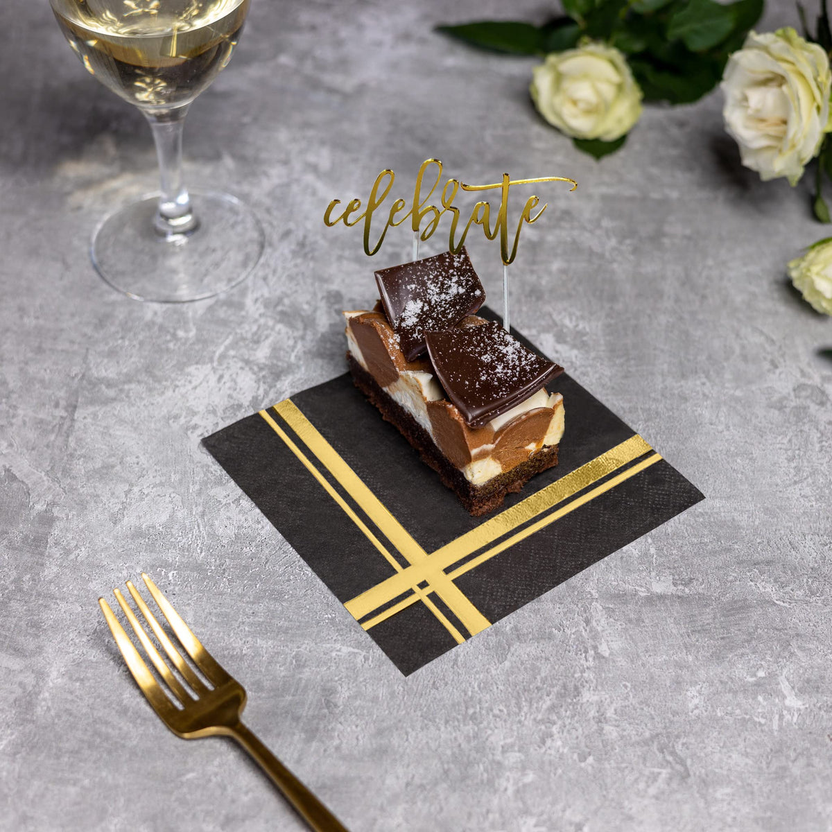 Fanxyware 100-pack napkins ideal for bulk events and gatherings