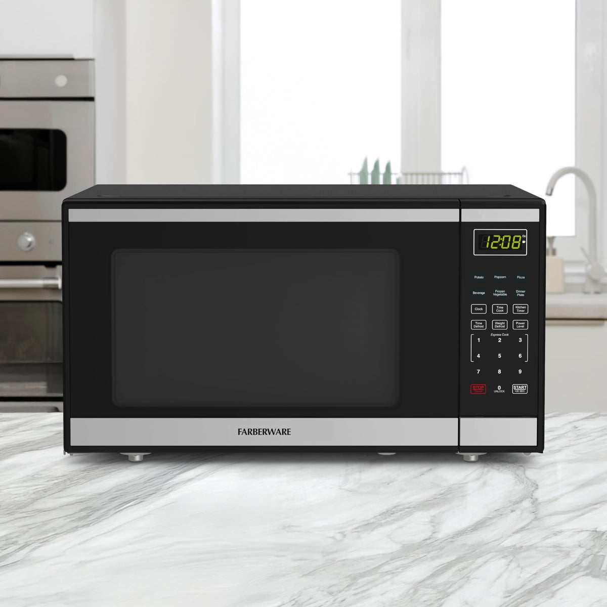 Farberware microwave featuring a child safety lock for shared spaces