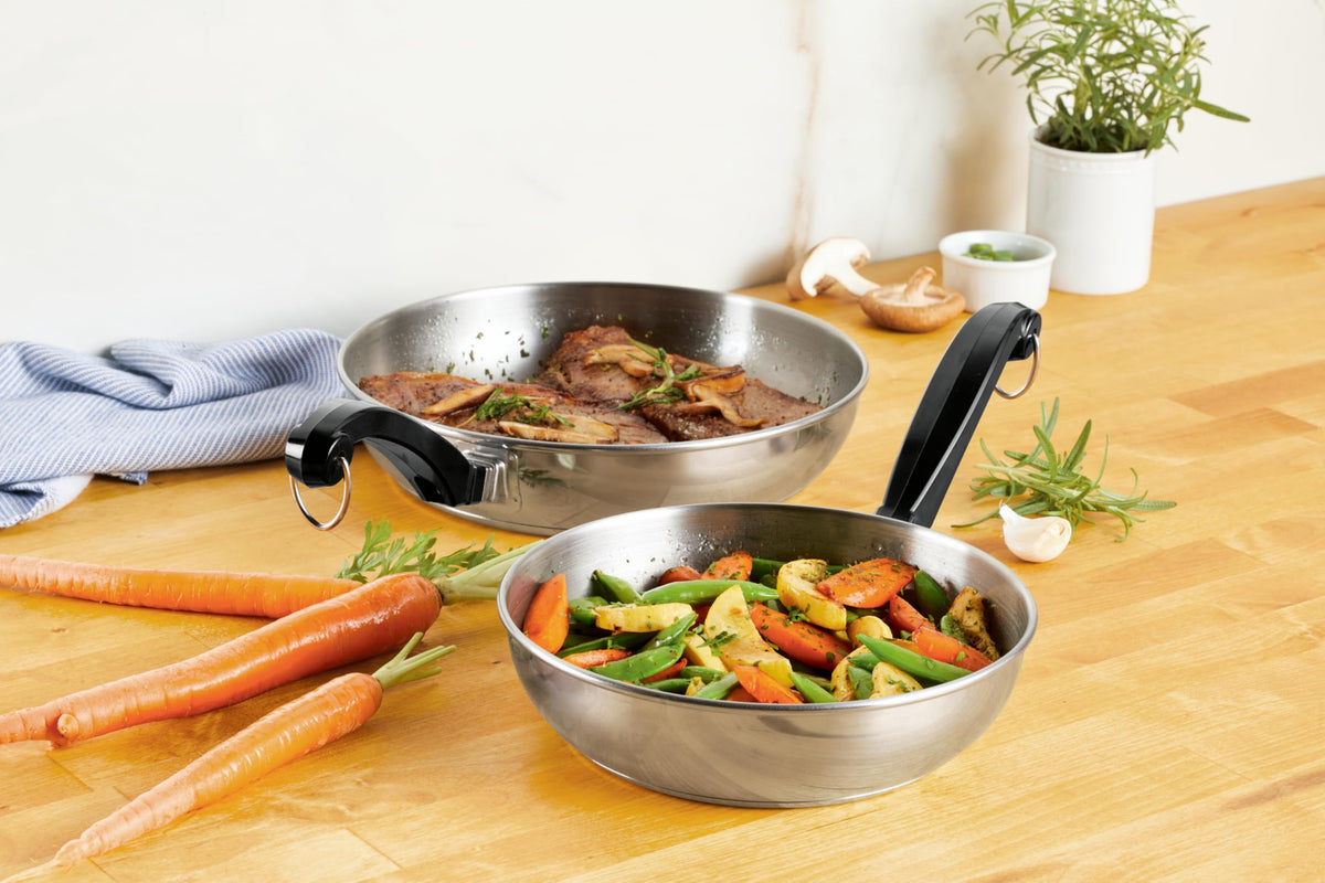 Farberware Classic 8.25-inch handle close-up for comfortable grip