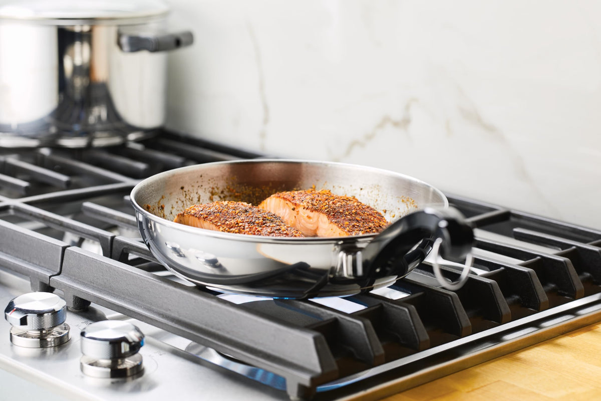 Farberware Classic stainless steel with polished mirror finish