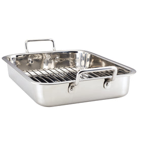 Farberware roaster with rack supports large family meals and easy serving.