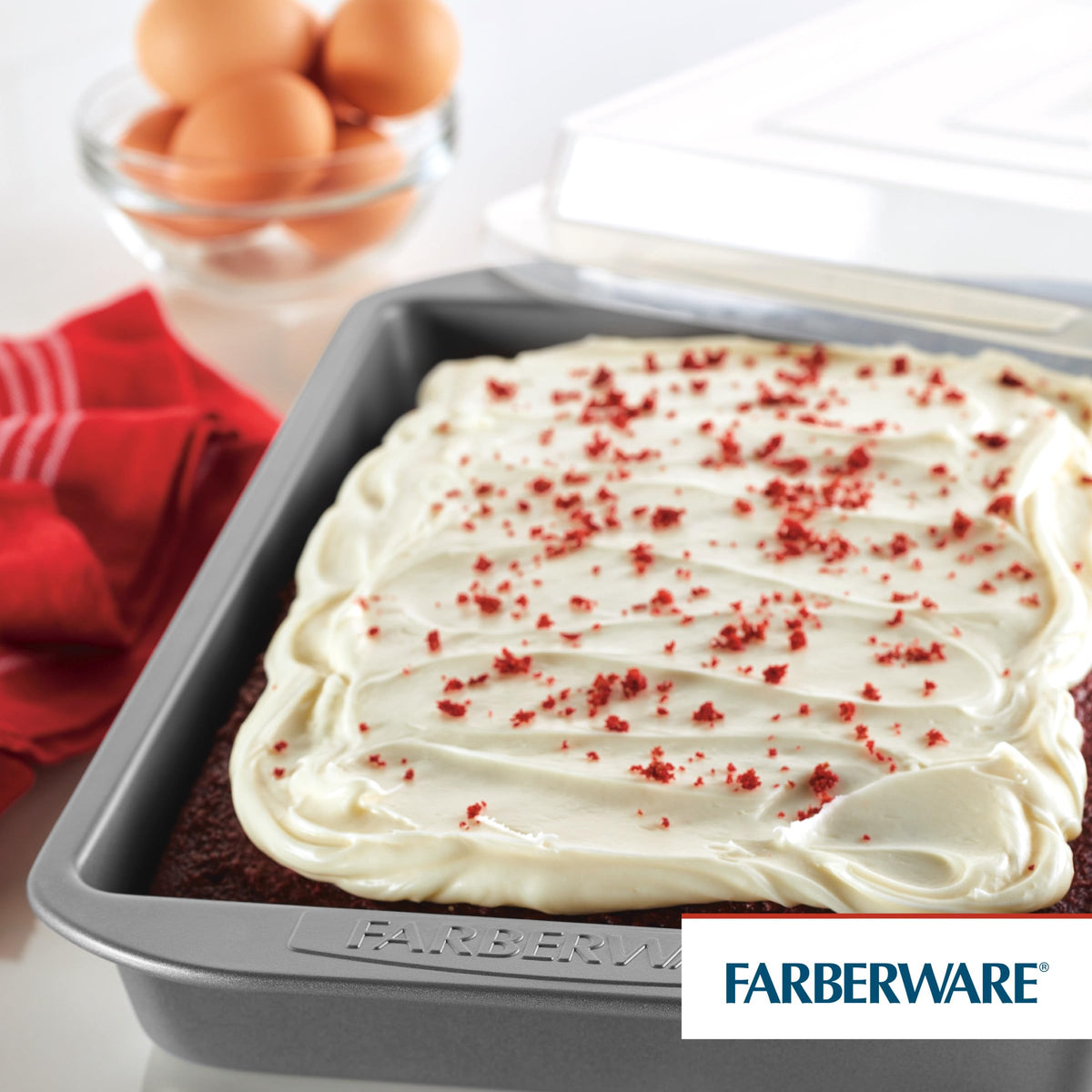 Farberware lid for transport preserving freshness during travel.