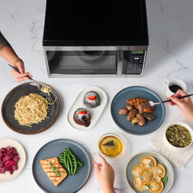 Farberware clock timer display keeps precise cooking time.