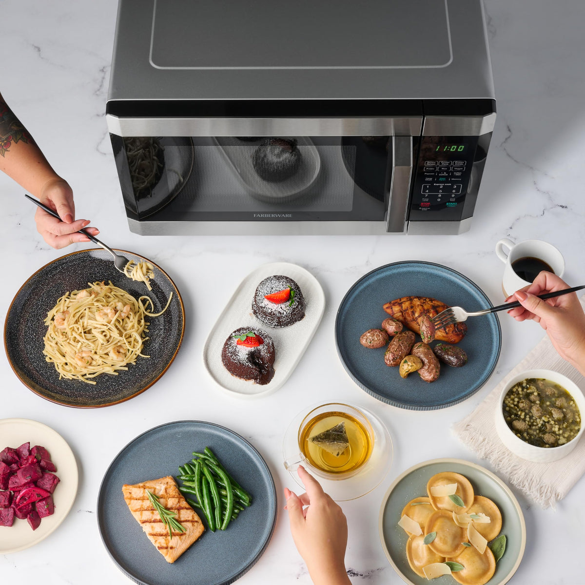 Farberware microwave defrost function for quick meal prep