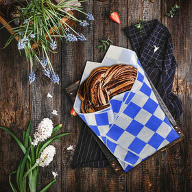 Fasmov classic blue checkered deli paper elevates takeout presentation