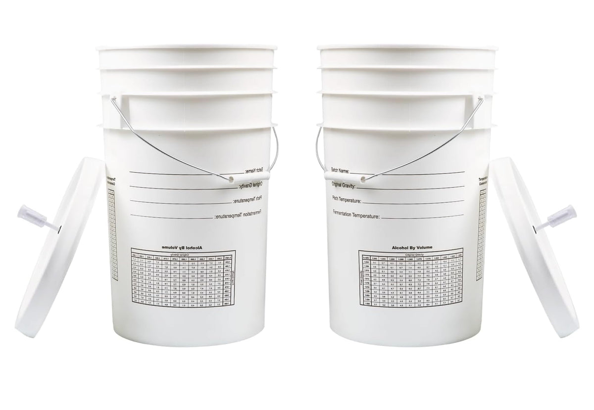 FastRack lid with pre-drilled hole and grommet for airlocks—easy primary fermentation setup
