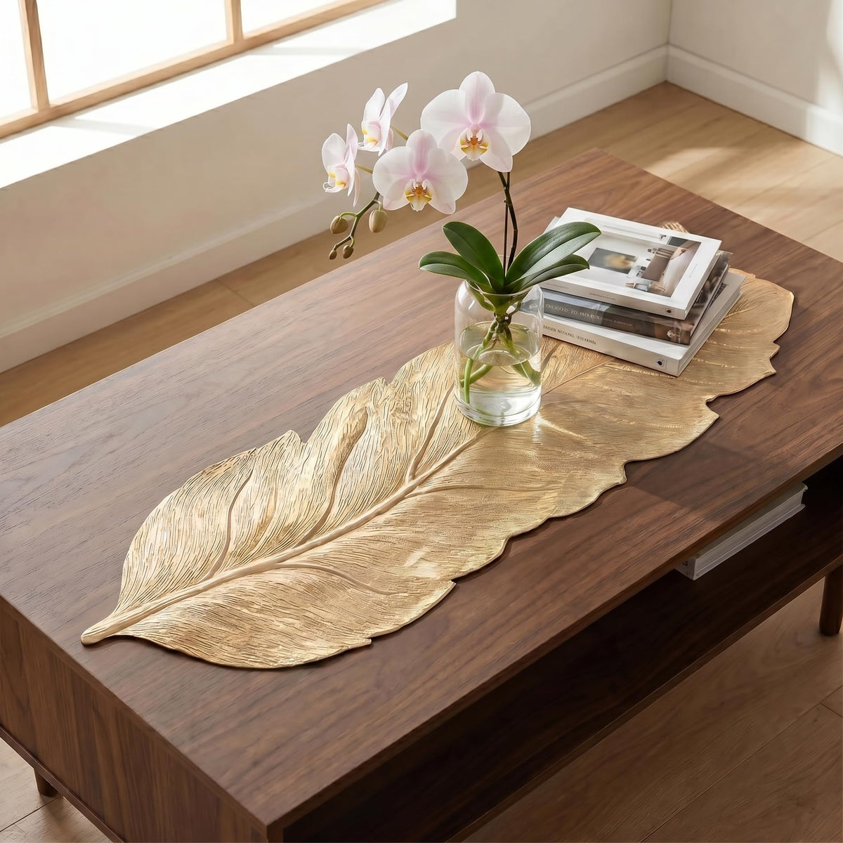 FAVE outdoor-ready runner withstands weather on outdoor tables