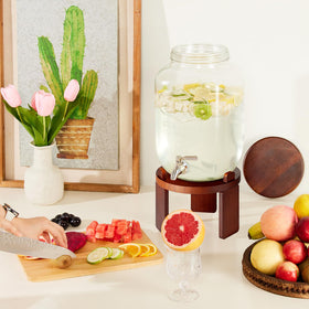 FavorFlavor rust-proof spigot ensures smooth pours