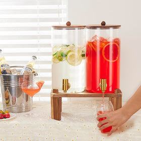 FavorFlavor wide-mouth design showing easy filling of ice and fruit