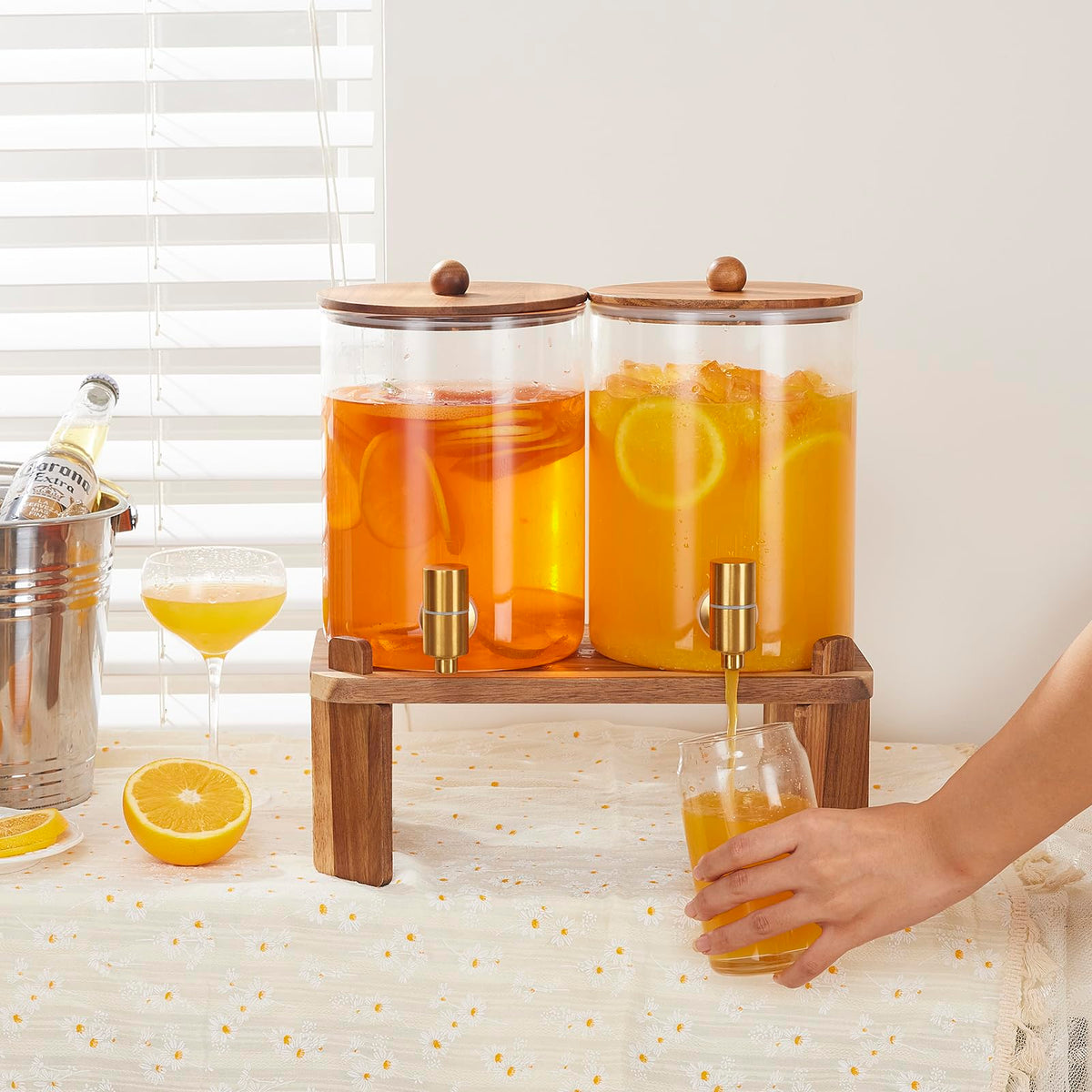 FavorFlavor glass lid with wood seal keeps drinks fresh.
