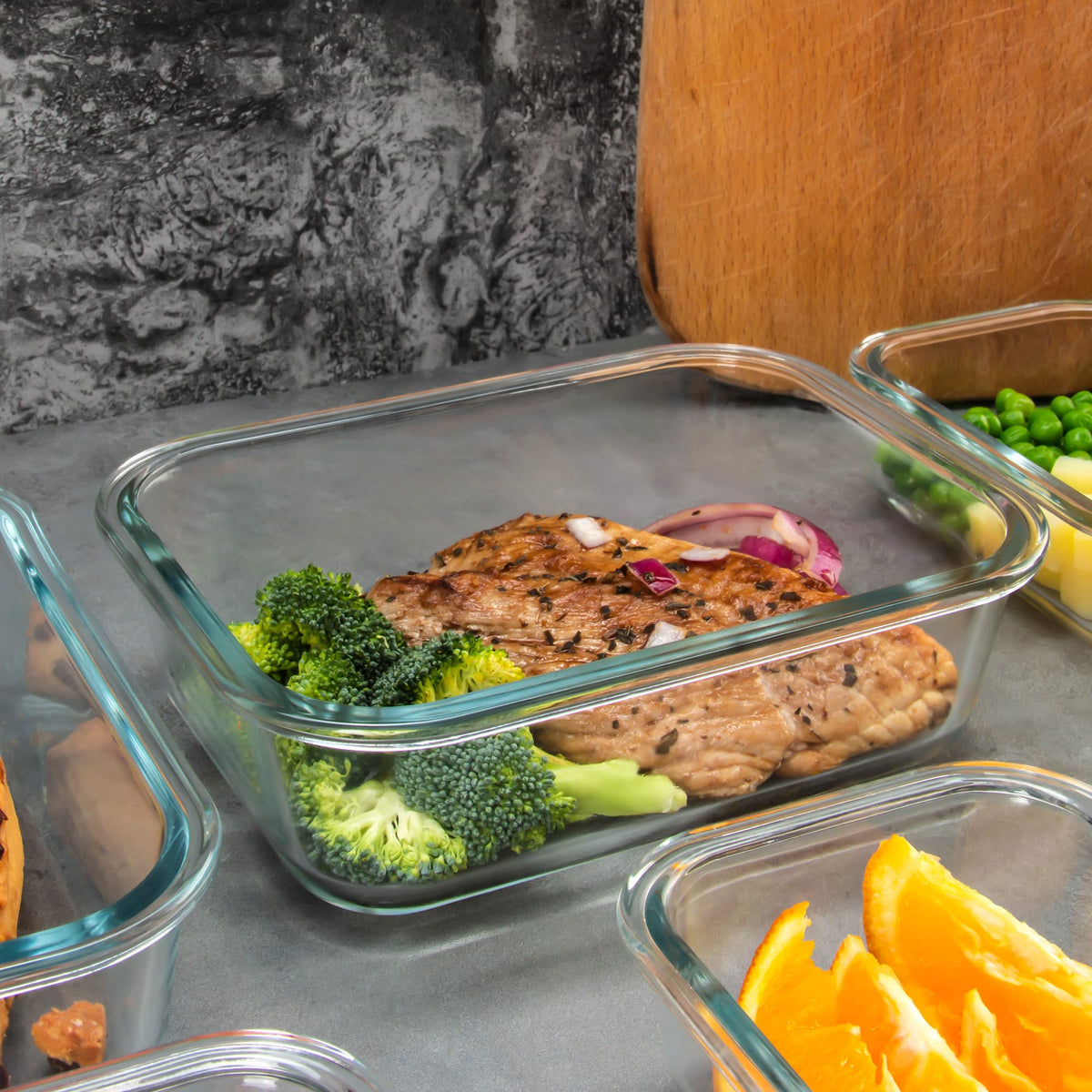 Dishwasher-safe glass simplifies cleanup after meals.