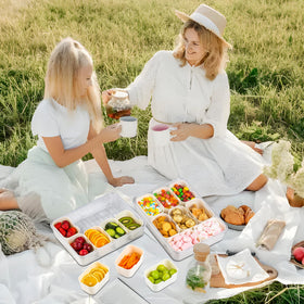 FEIOOD snackle box durable food-grade plastic ensures lasting use.