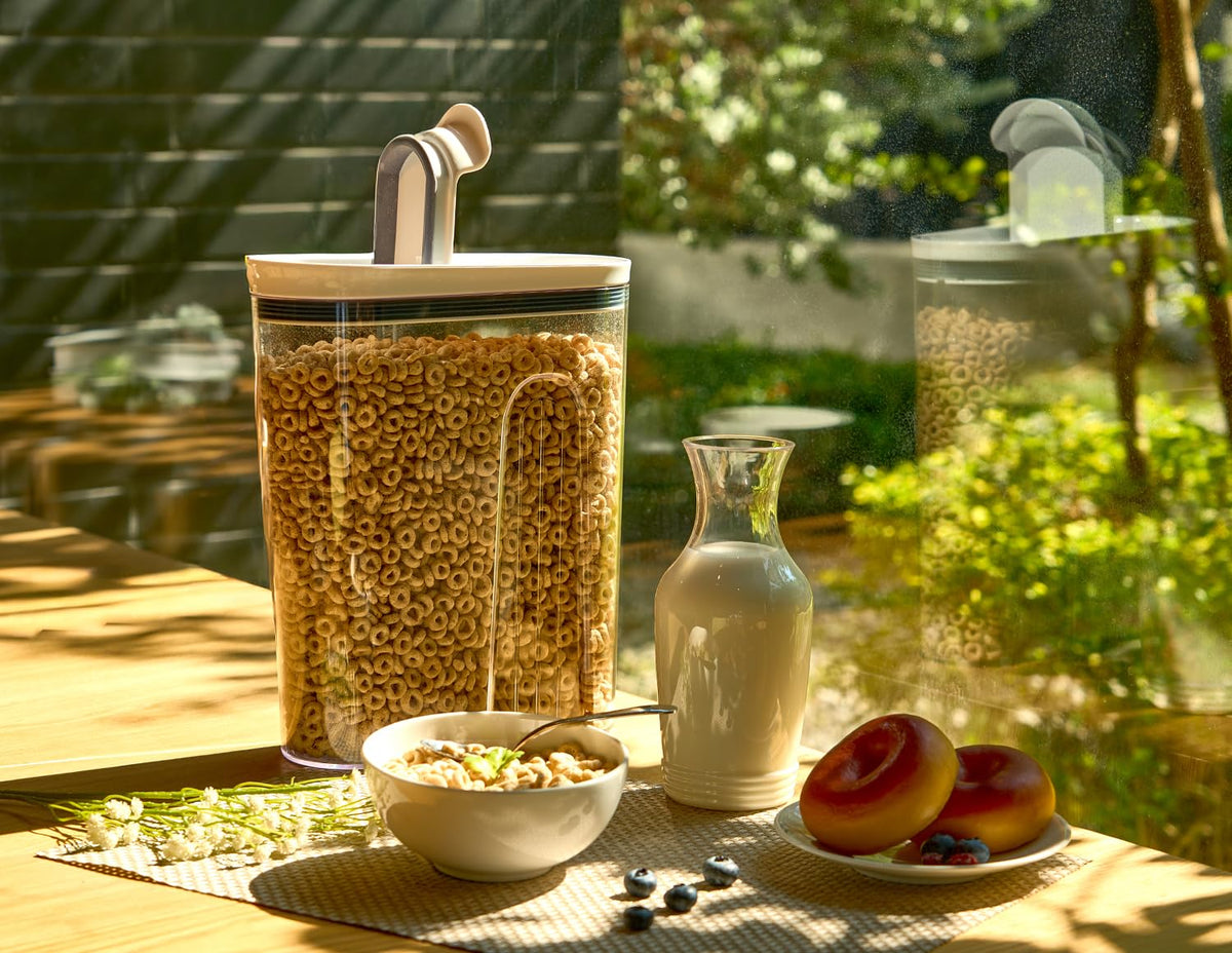 Felli cereal container shows 32oz capacity great for family breakfasts storage.