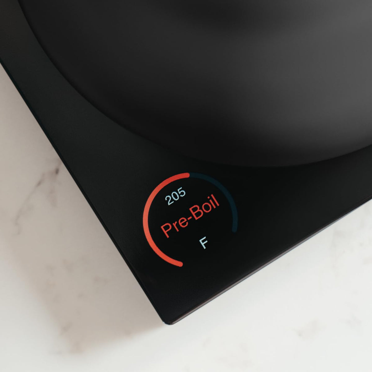 Fellow Corvo EKG Pro ergonomic handle ensures comfortable pouring