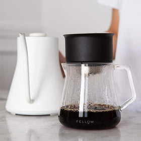 No-drip spout enables clean, precise pours