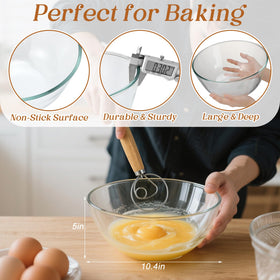 Ferrochef bread knife-set included for precise slicing of freshly baked loaves.