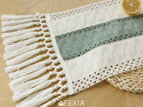 FEXIA rustic farmhouse table decor for weddings and bridal showers.