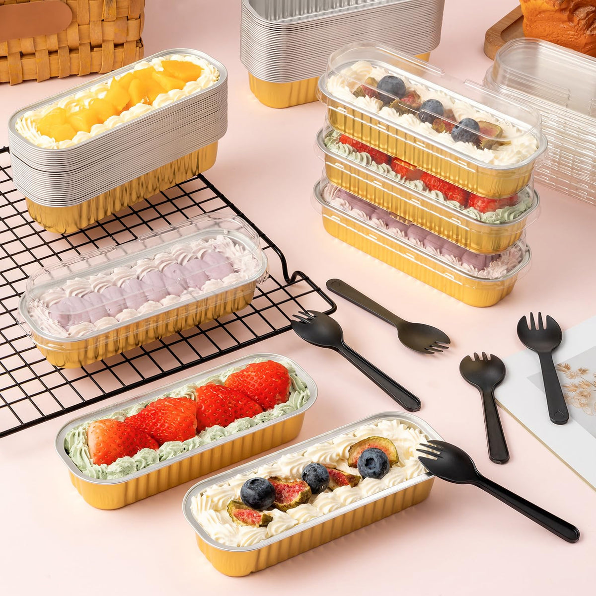 FFNIU mini loaf pans with clear lids keep desserts fresh on the go