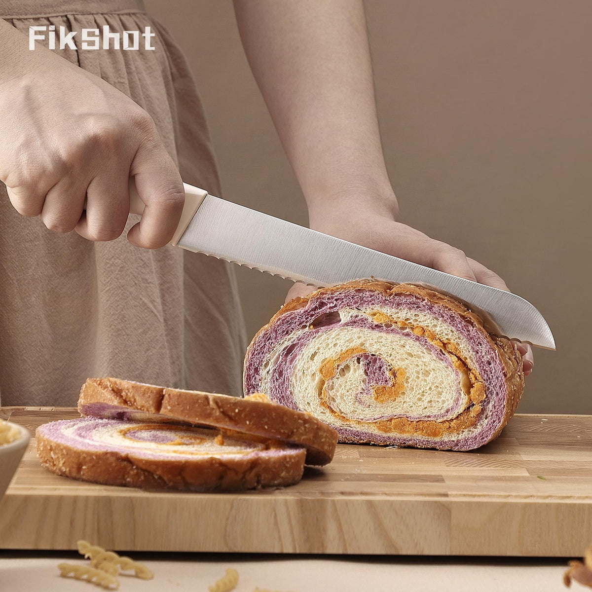 FIKSHOT carving knife ideal for roasts and sliced centerpiece dishes