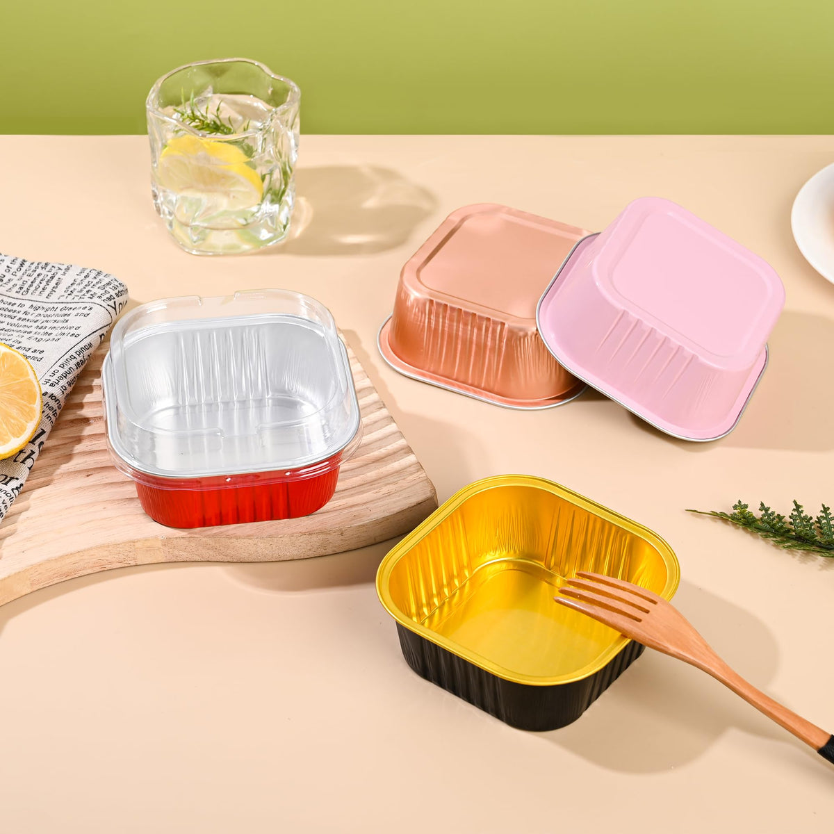 Findful pans with lids securely attached for fresh storage and transport