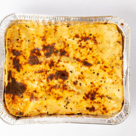 Findful multipurpose pans ideal for baking, roasting, and convenient storage.