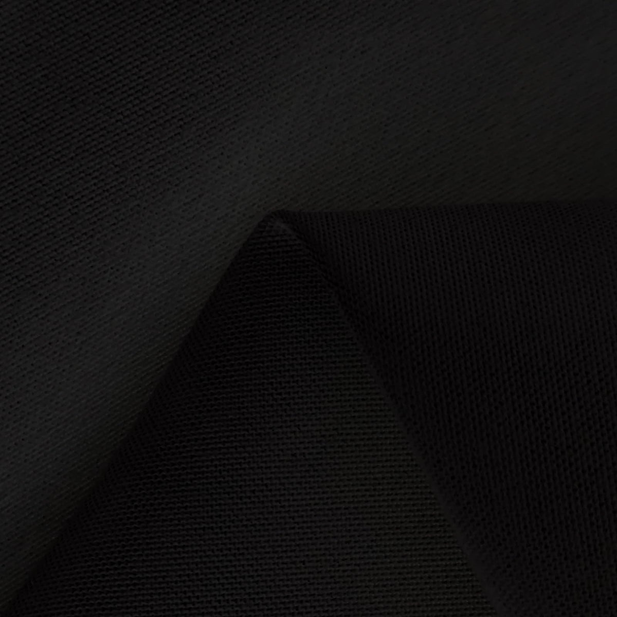 FindYou wrinkle-resistant tablecloth looks smooth after setup