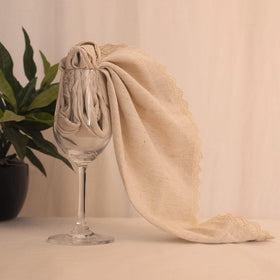FINGERCRAFT wedding reception napkins elevate centerpiece and guest experience.