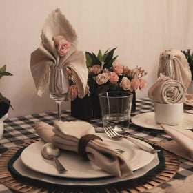 FINGERCRAFT ivory napkins complement any color scheme and décor.
