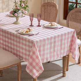Fiokle tablecloth close-up reveals cotton-linen fabric with a soft hand feel.