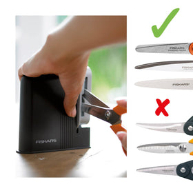 Fiskars Clip-Sharp is durable and easy to clean for daily use.