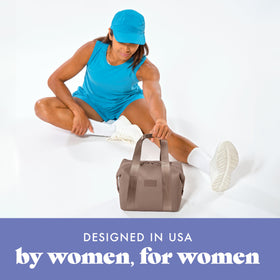 Machine-washable neoprene Fabric makes Remi bag easy to clean after use.