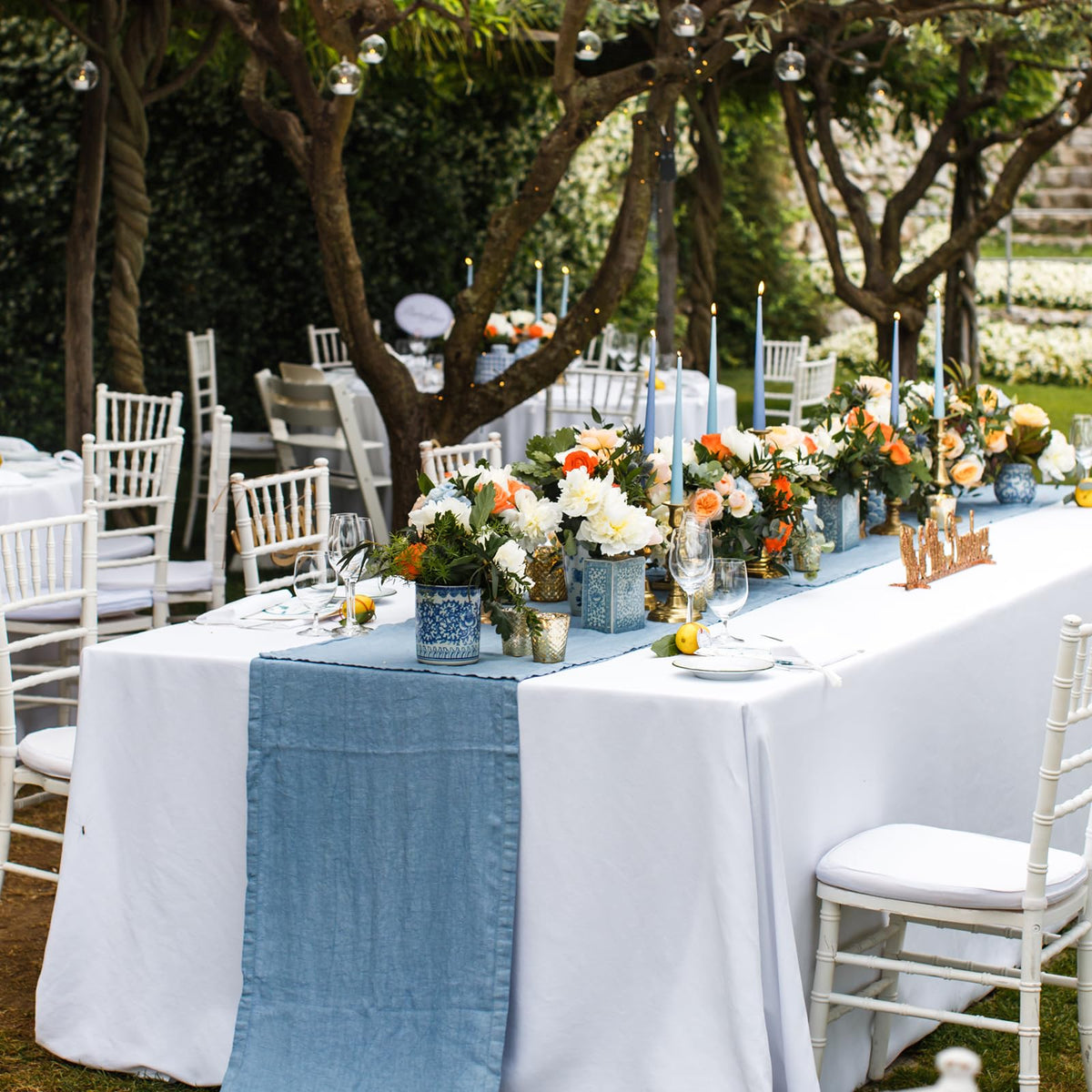 Fixwal heavy-duty plastic tablecover closeup emphasizing durability for busy events.