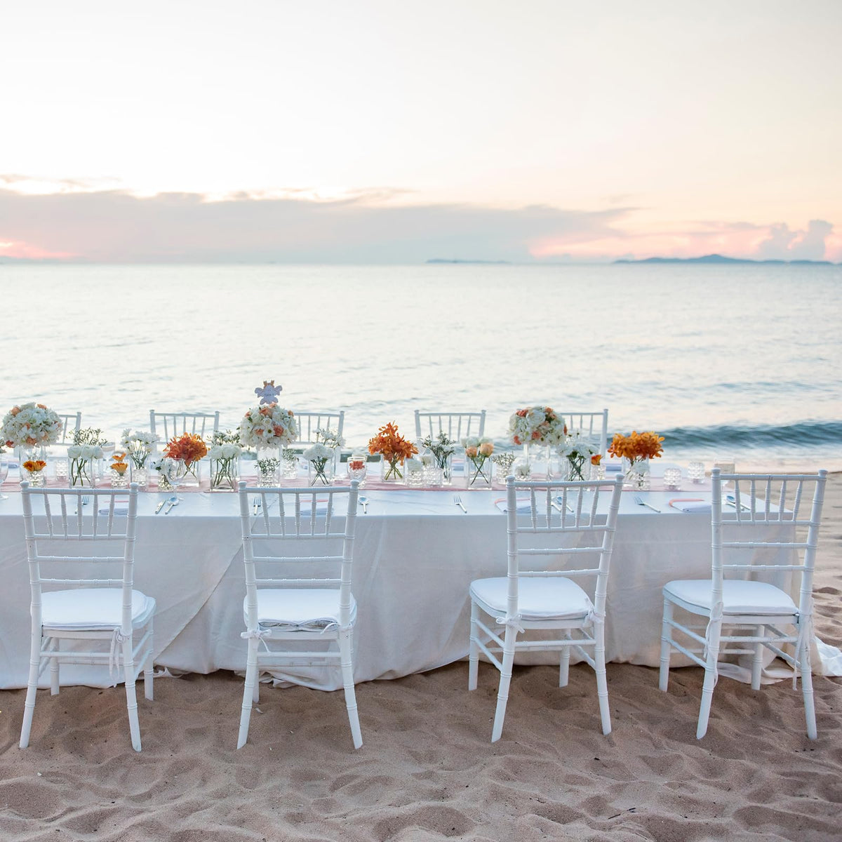Fixwal tablecloth suitable for indoor and outdoor events protecting surfaces