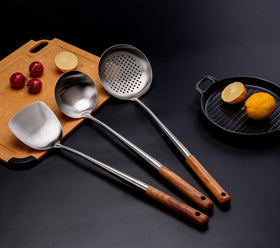 FJNATINH ladle and skimmer in stainless steel for durable stirring.