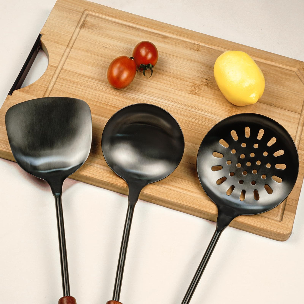 FJNATINH long 14.2–15 inch spatula keeps hands away from heat for safety.
